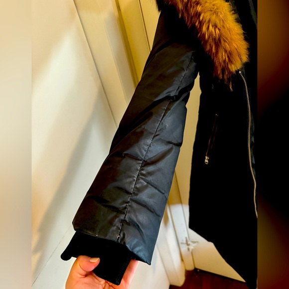 TRISH Powder Touch down coat with natural fur signature Mackage Collar - Picture 11 of 16